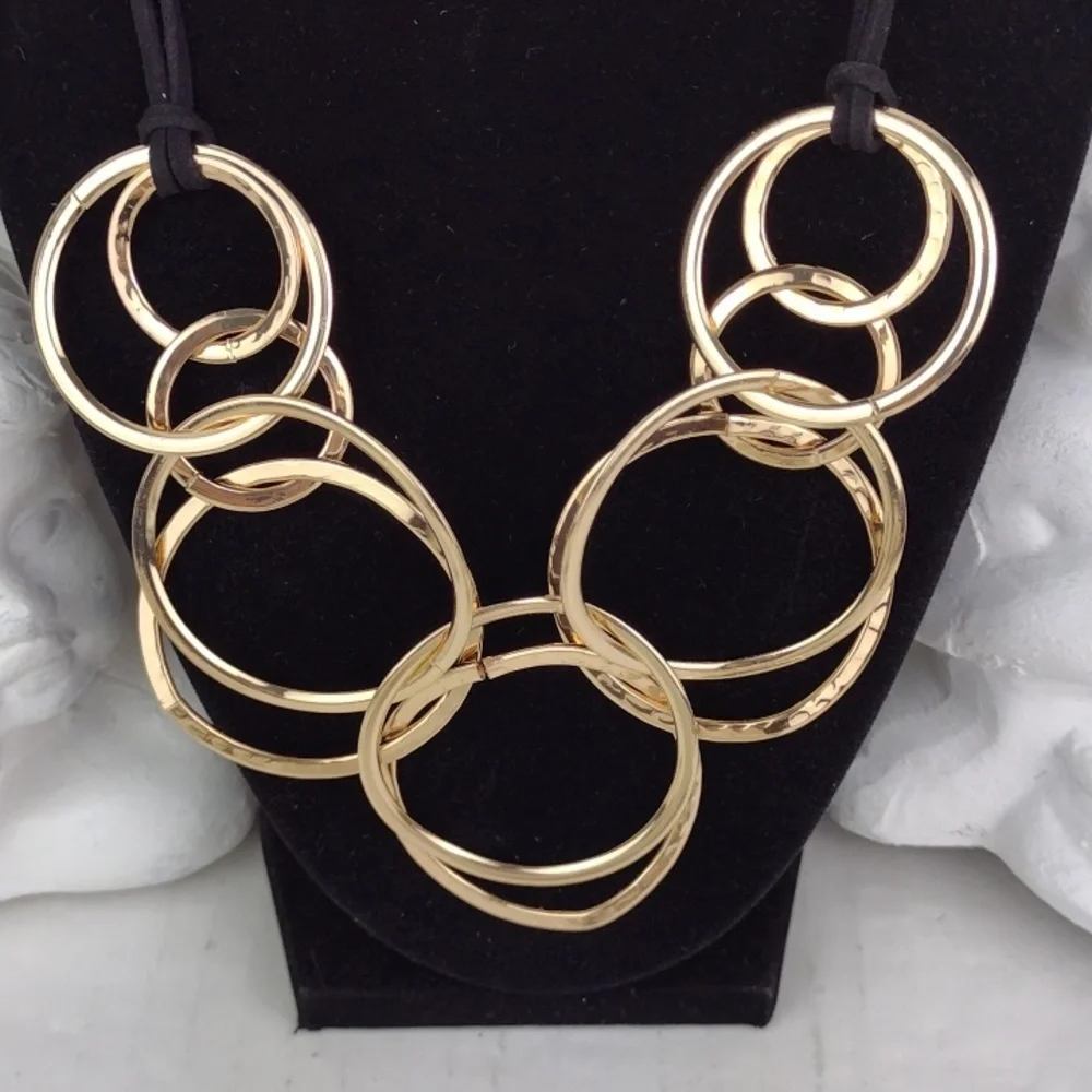 Vibrant Gold Multi-Ring Chain Link Double Layer Black Leather Choker Necklace